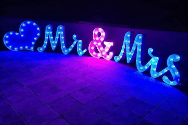 Giant Mr & Mrs Letters